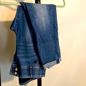 Apt 9 Capris denim